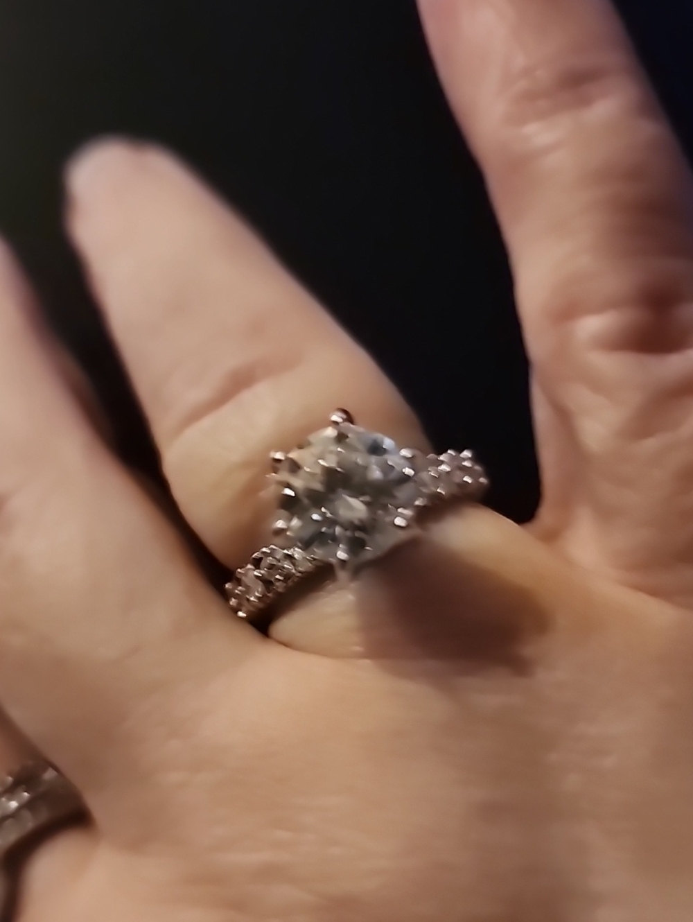 Classic Round-Cut Solitaire Engagement Ring in White Gold - Size 8